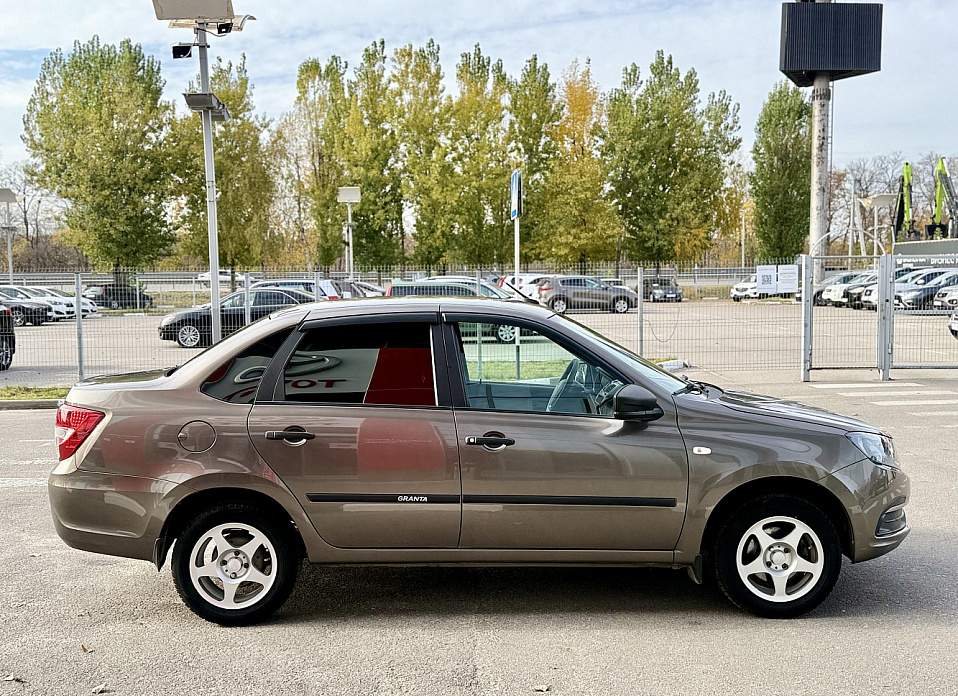 LADA (ВАЗ) Granta, I Рестайлинг 1.6 MT (87 л.с.)