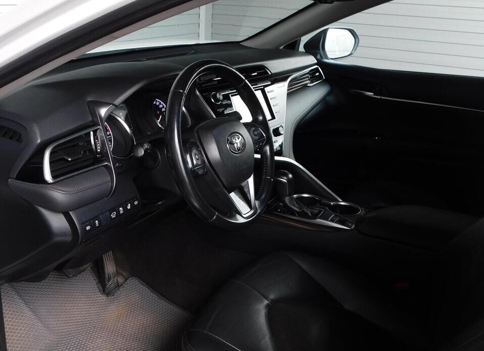 Toyota Camry, VIII (XV70) 2.5 AT (181 л.с.)