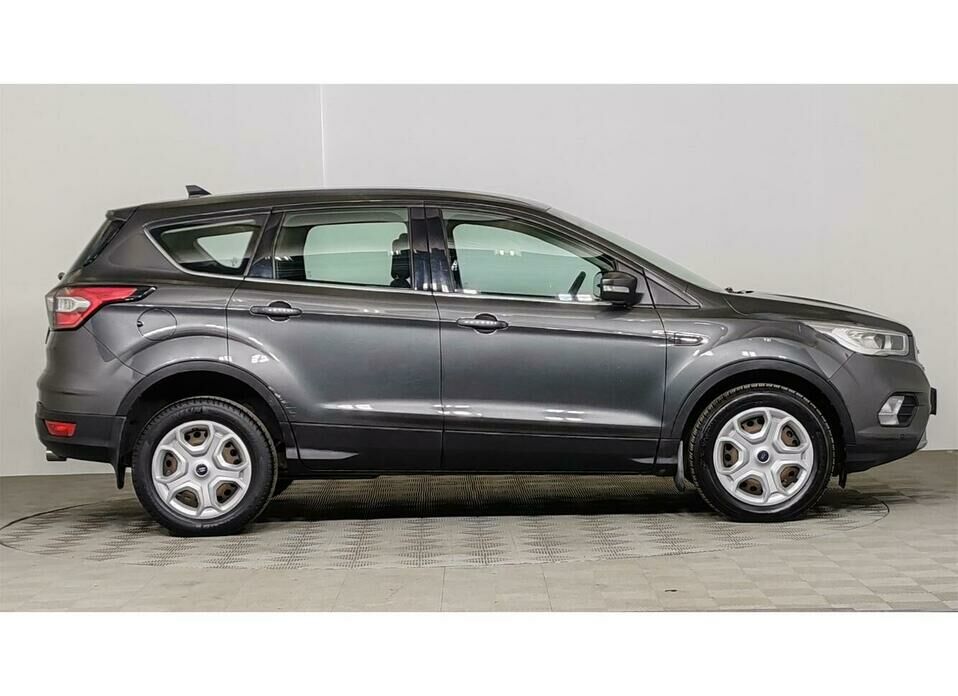 Ford Kuga 2.5 AT (150 л.с.)