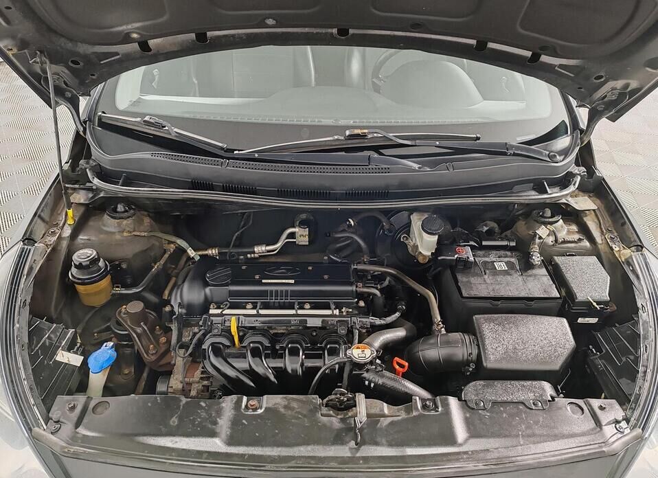 Hyundai Solaris, I 1.6 AT (123 л.с.)