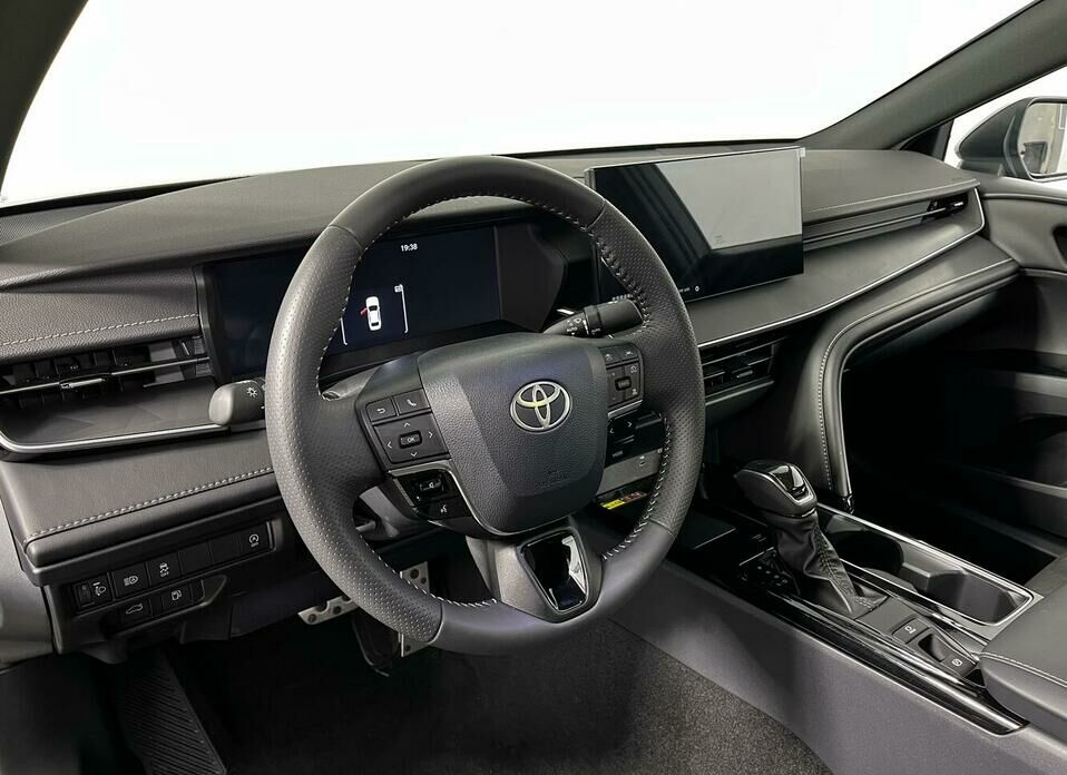 Toyota Camry 2.0 CVT (173 л.с.)