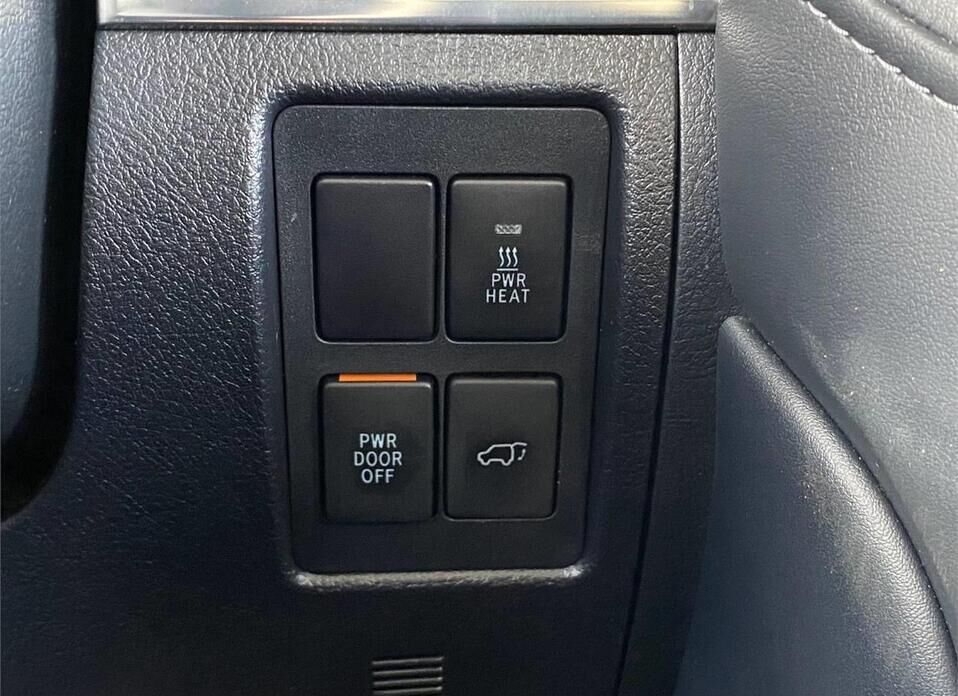 Toyota Land Cruiser, 200 Series Рестайлинг 2 4.5d AT (249 л.с.) 4WD