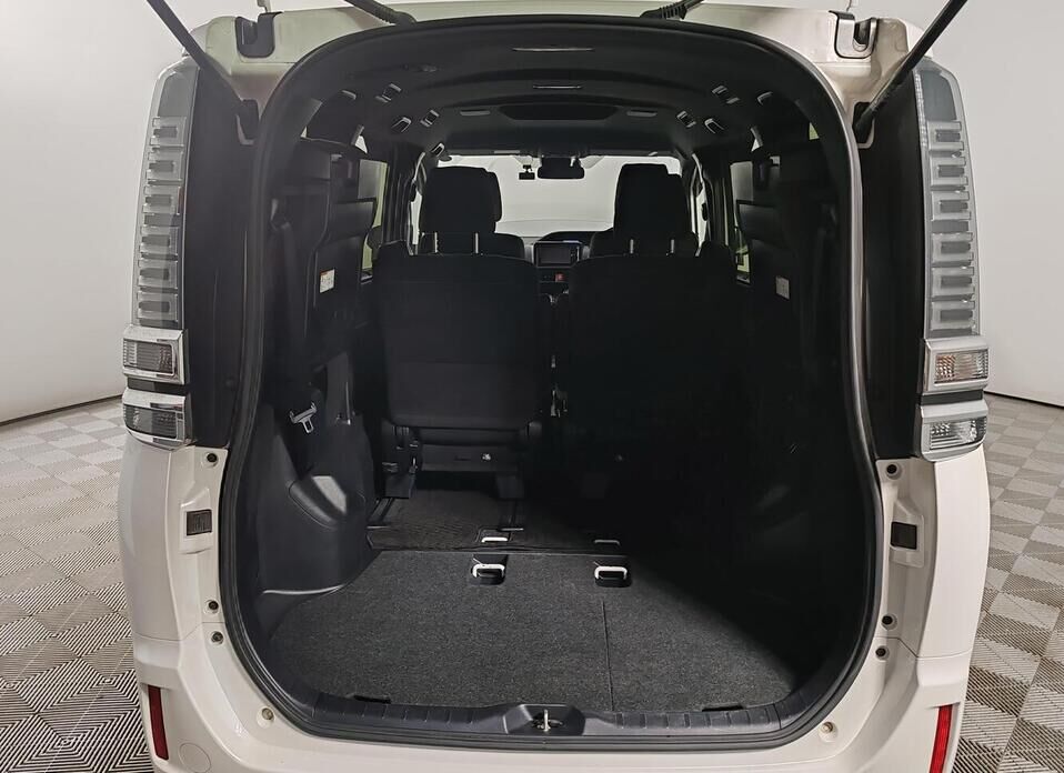 Toyota Voxy, III (R80) 1.8hyb CVT (99 л.с.)