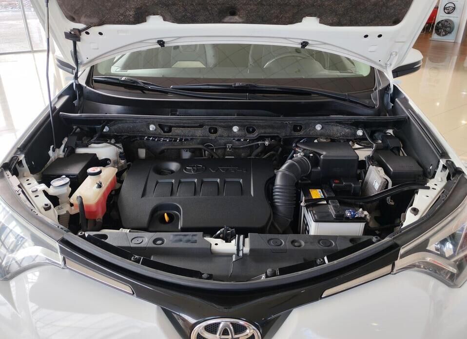 Toyota RAV4, IV (XA40) Рестайлинг 2.0 CVT (146 л.с.)