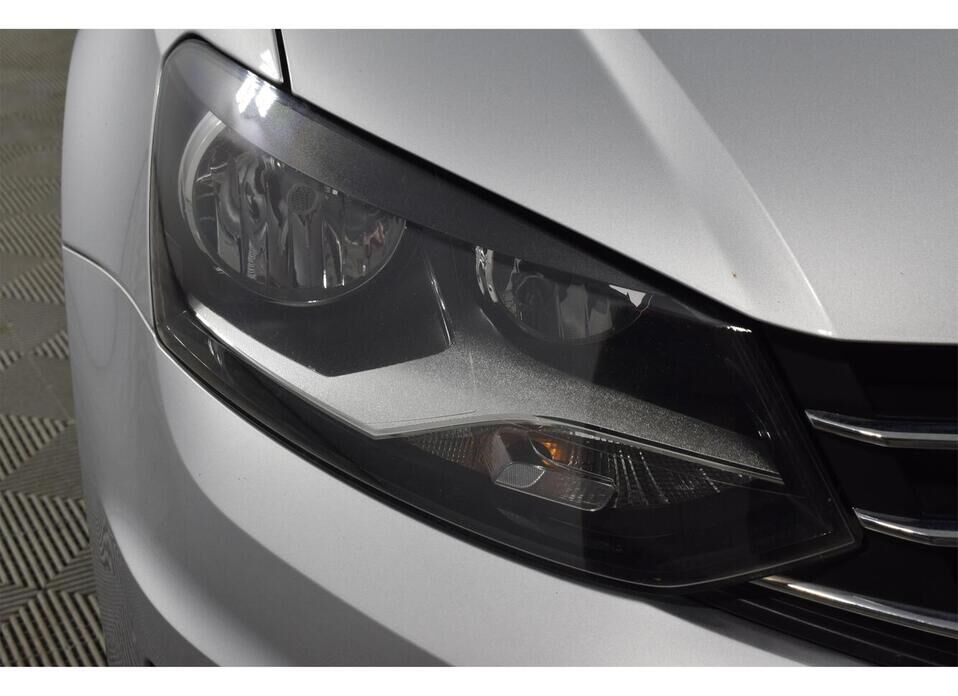 Volkswagen Polo, V Рестайлинг 1.6 AT (110 л.с.)