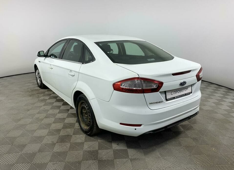 Ford Mondeo 1.6 MT (120 л.с.)