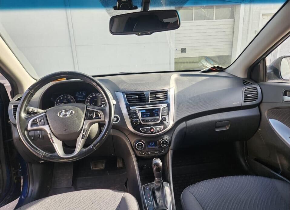 Hyundai Solaris, I Рестайлинг 1.6 AT (123 л.с.)