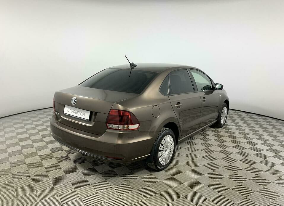 Volkswagen Polo 1.6 AT (110 л.с.)