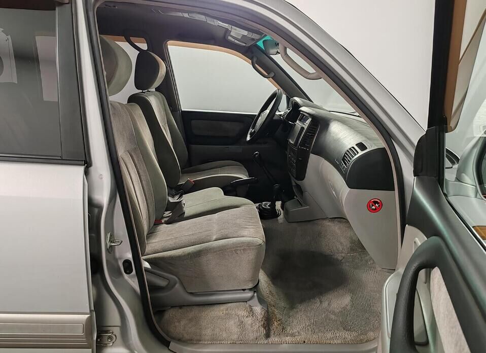 Toyota Land Cruiser, 100 Series Рестайлинг 2 4.2d MT (204 л.с.) 4WD
