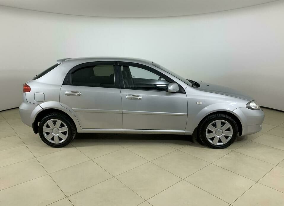 Chevrolet Lacetti 1.6 MT (109 л.с.)