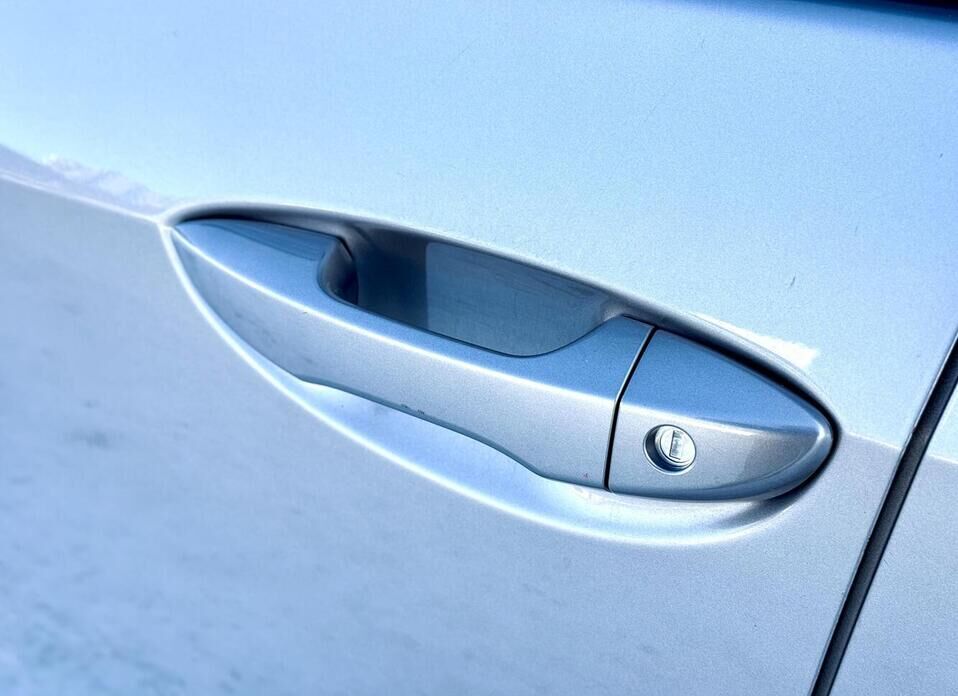 Toyota Corolla, XI (E160, E170) 1.6 CVT (122 л.с.)