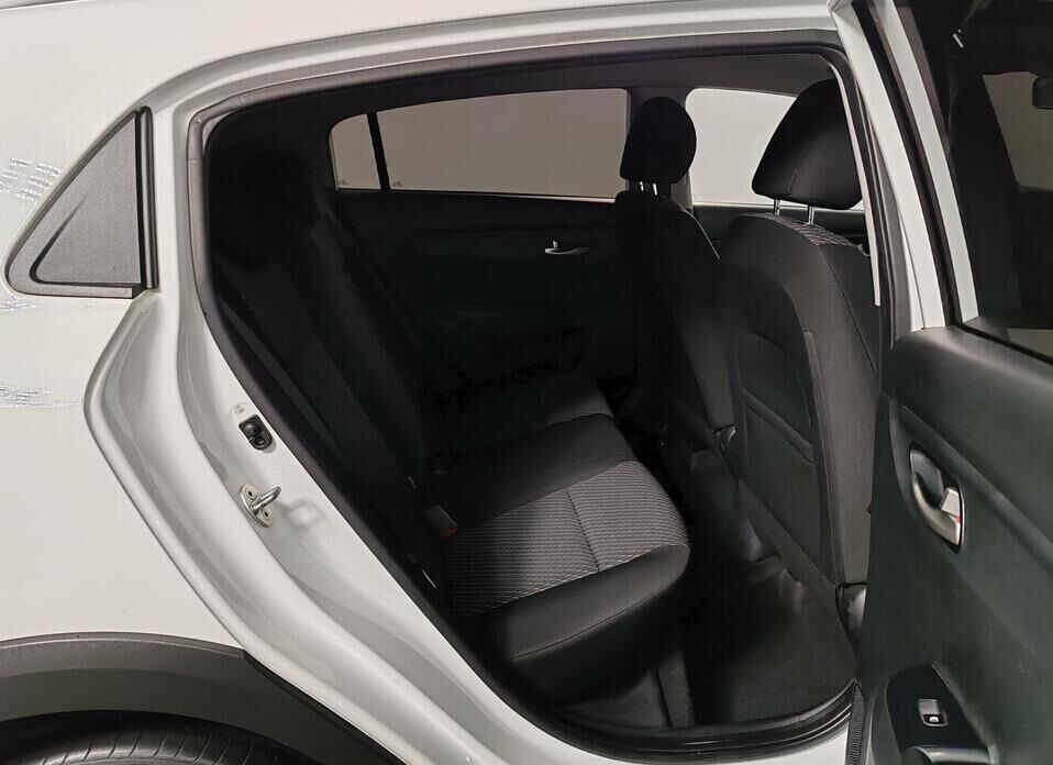Kia Rio, IV X-Line 1.4 AT (100 л.с.)