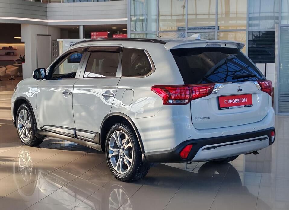 Mitsubishi Outlander, III Рестайлинг 3 2.4 CVT (167 л.с.) 4WD