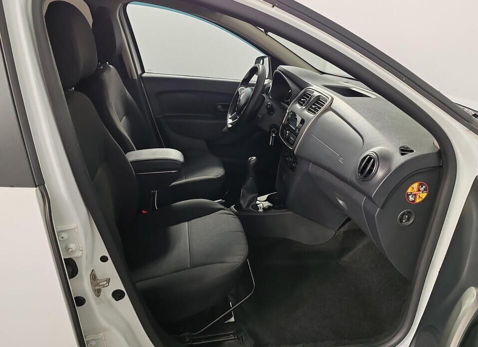 Renault Sandero, II Рестайлинг 1.6 MT (82 л.с.)