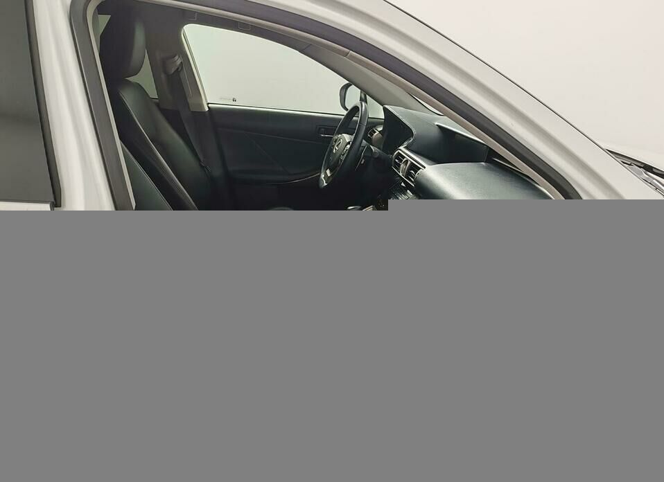 Lexus IS 250 2.5 AT (208 л.с.)