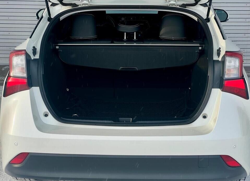 Toyota Prius, IV Рестайлинг (XW50) 1.8hyb AT (98 л.с.)