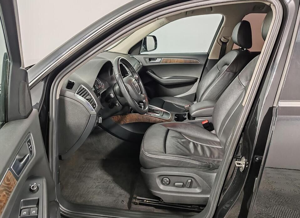 Audi Q5, I (8R) 2.0 AMT (211 л.с.) 4WD