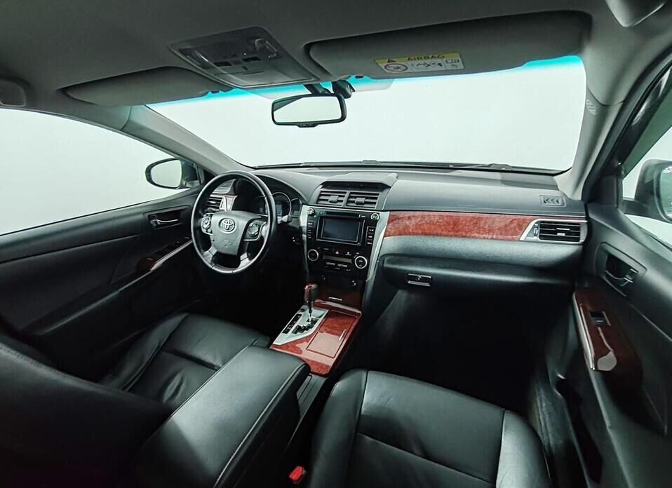 Toyota Camry, VII (XV50) 2.5 AT (181 л.с.)