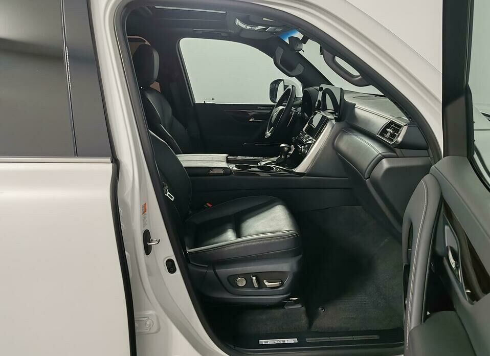 Lexus LX 600 3.5 AT (415 л.с.) 4WD