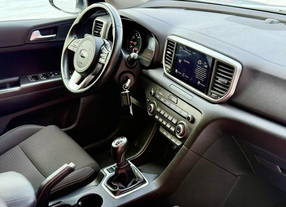 Kia Sportage, IV Рестайлинг 2.0 MT (150 л.с.) 4WD