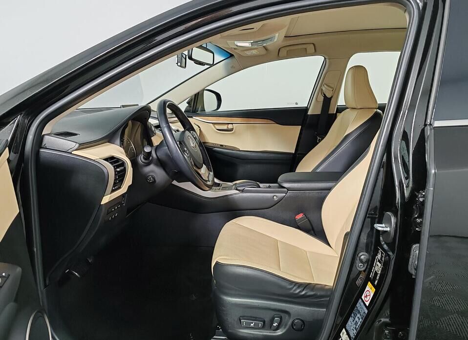 Lexus NX, I 200t 2.0 AT (238 л.с.) 4WD