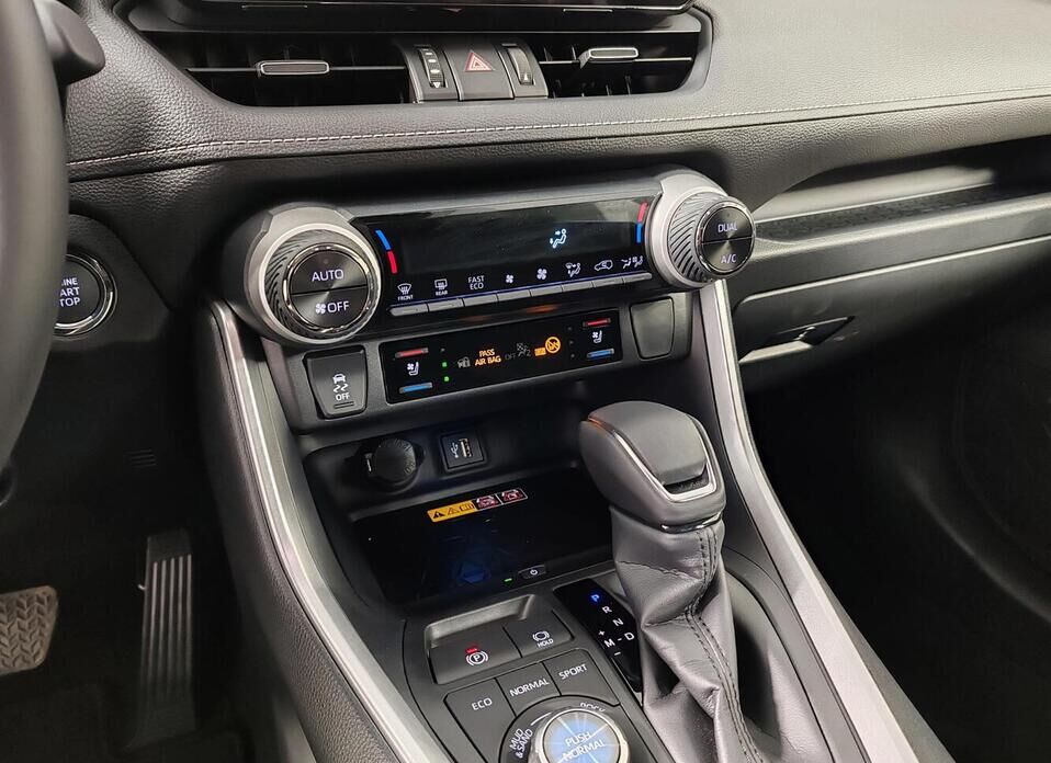 Toyota RAV4, V (XA50) 2.0 CVT (173 л.с.) 4WD