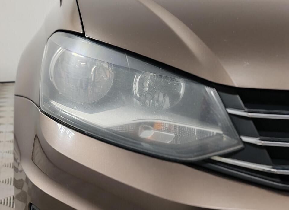 Volkswagen Polo, V Рестайлинг 1.6 AT (110 л.с.)