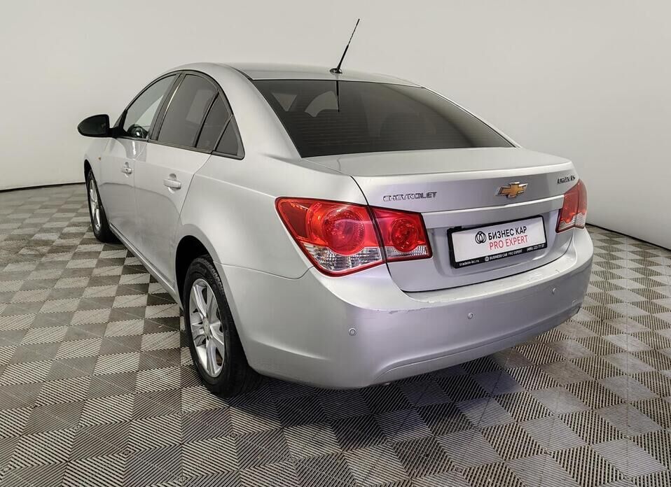 Chevrolet Cruze 1.6 AT (109 л.с.)