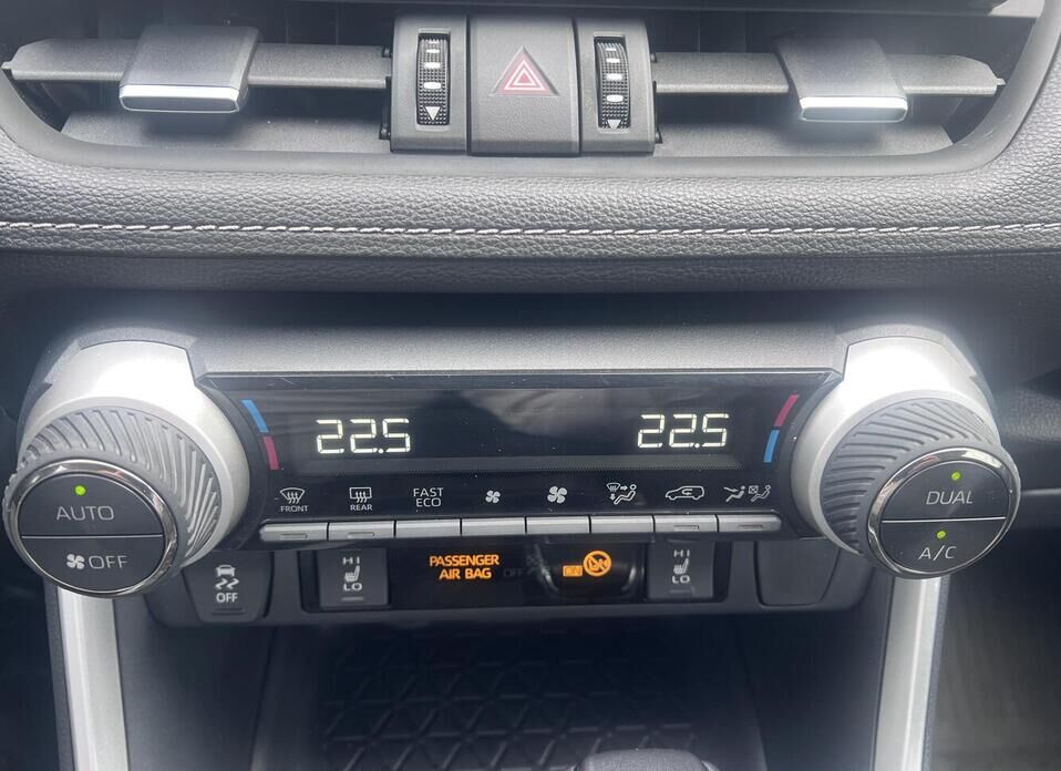 Toyota RAV4, V (XA50) 2.5 AT (199 л.с.) 4WD