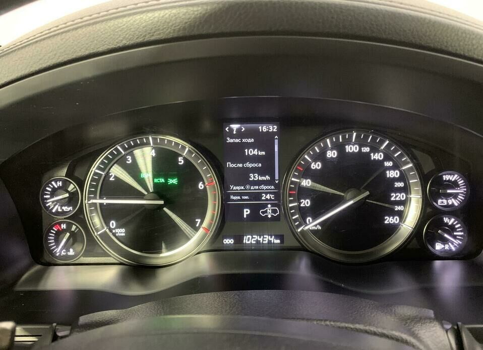 Lexus LX 570 5.7 AT (367 л.с.) 4WD