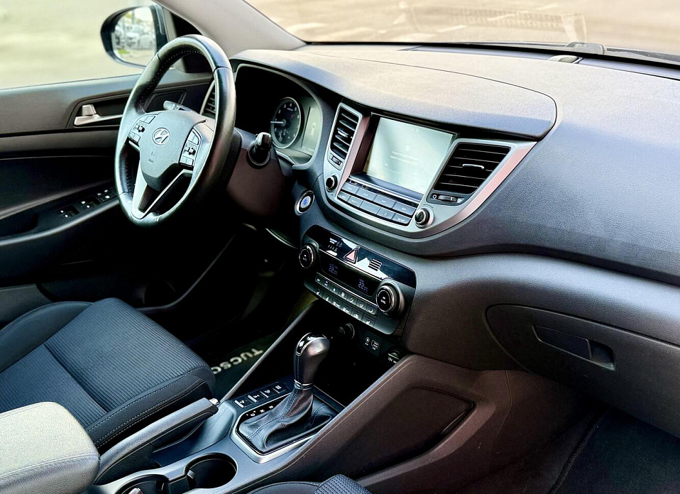 Hyundai Tucson, III 2.0 AT (150 л.с.) 4WD