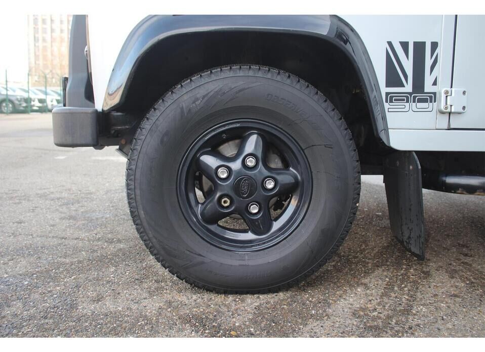 Land Rover Defender, I Рестайлинг 90 2.4d MT (122 л.с.) 4WD