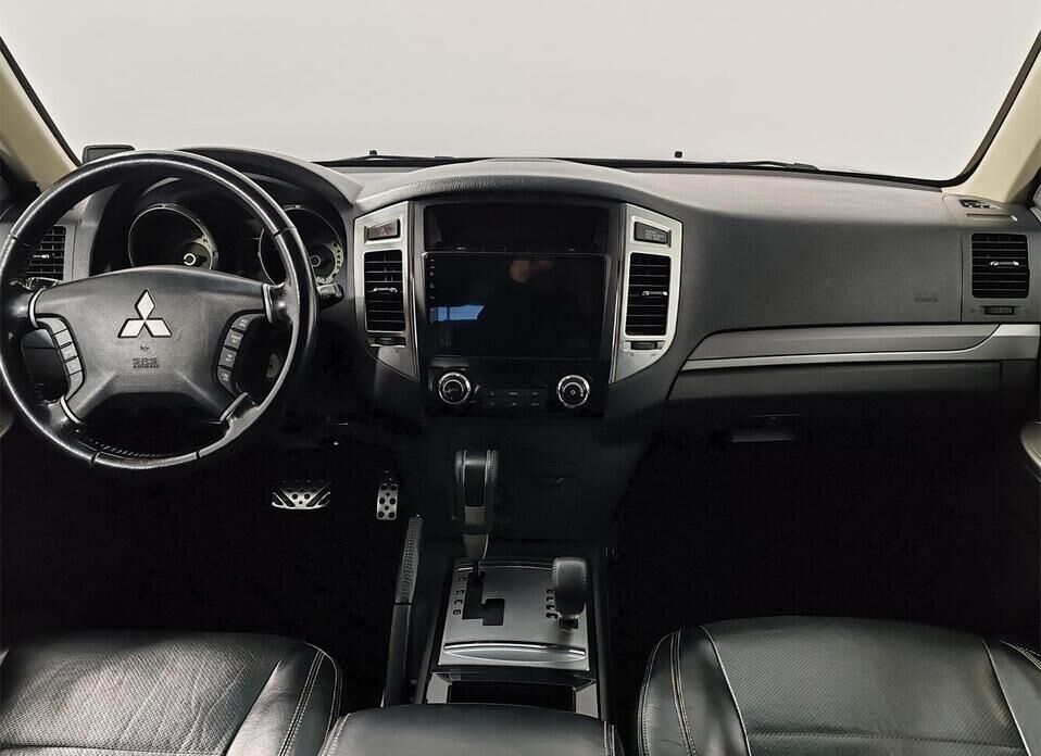 Mitsubishi Pajero, IV Рестайлинг 2 3.0 AT (174 л.с.) 4WD
