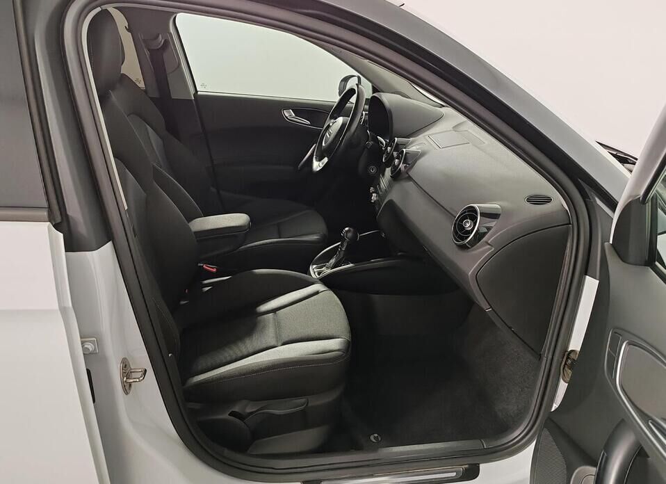 Audi A1, I (8X) 1.4 AMT (122 л.с.)