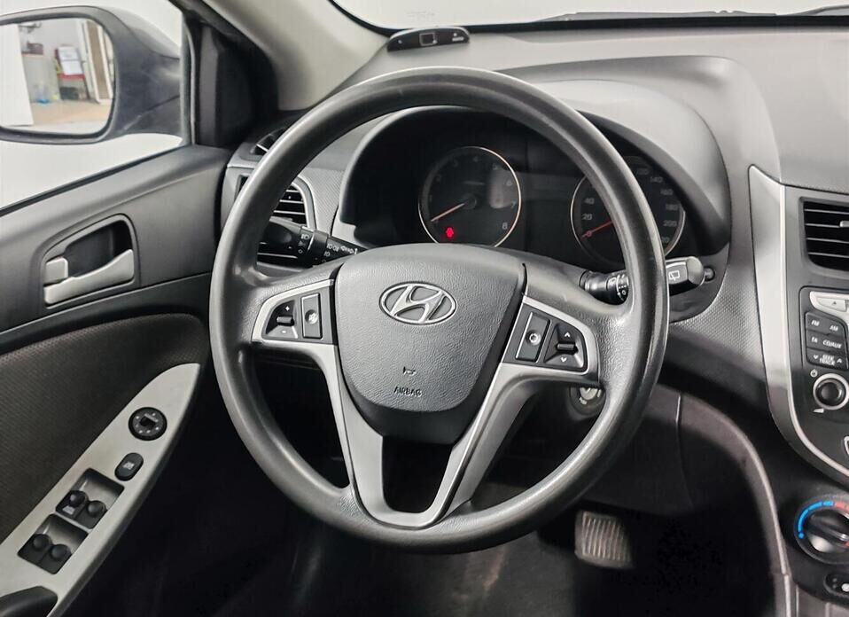 Hyundai Solaris, I 1.6 AT (123 л.с.)