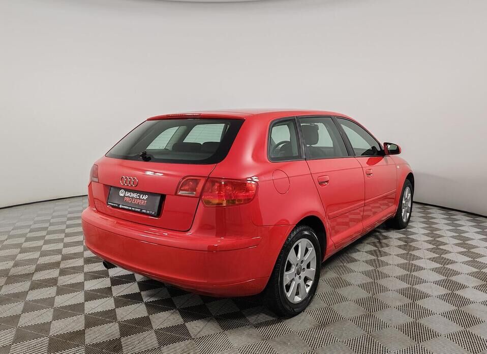 Audi A3, II (8P) Рестайлинг 1 1.6 AT (102 л.с.)
