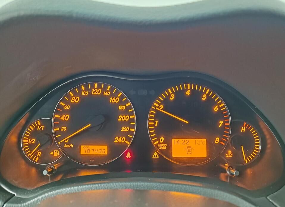 Toyota Avensis, II Рестайлинг 1.8 MT (129 л.с.)