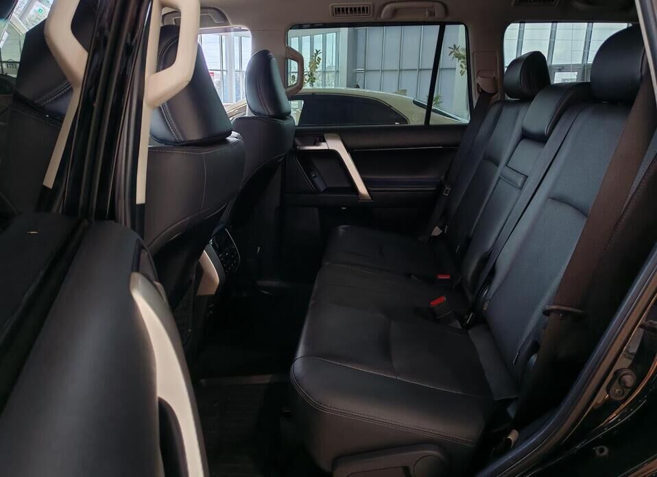 Toyota Land Cruiser Prado, 150 Series Рестайлинг 3 2.8d AT (200 л.с.) 4WD