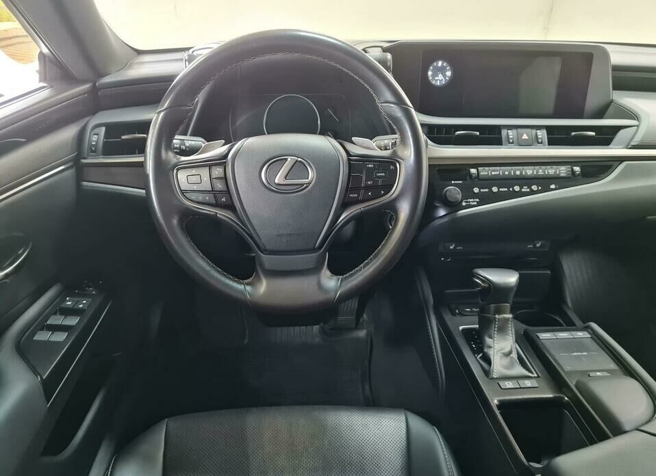 Lexus ES 250 2.5 AT (200 л.с.)