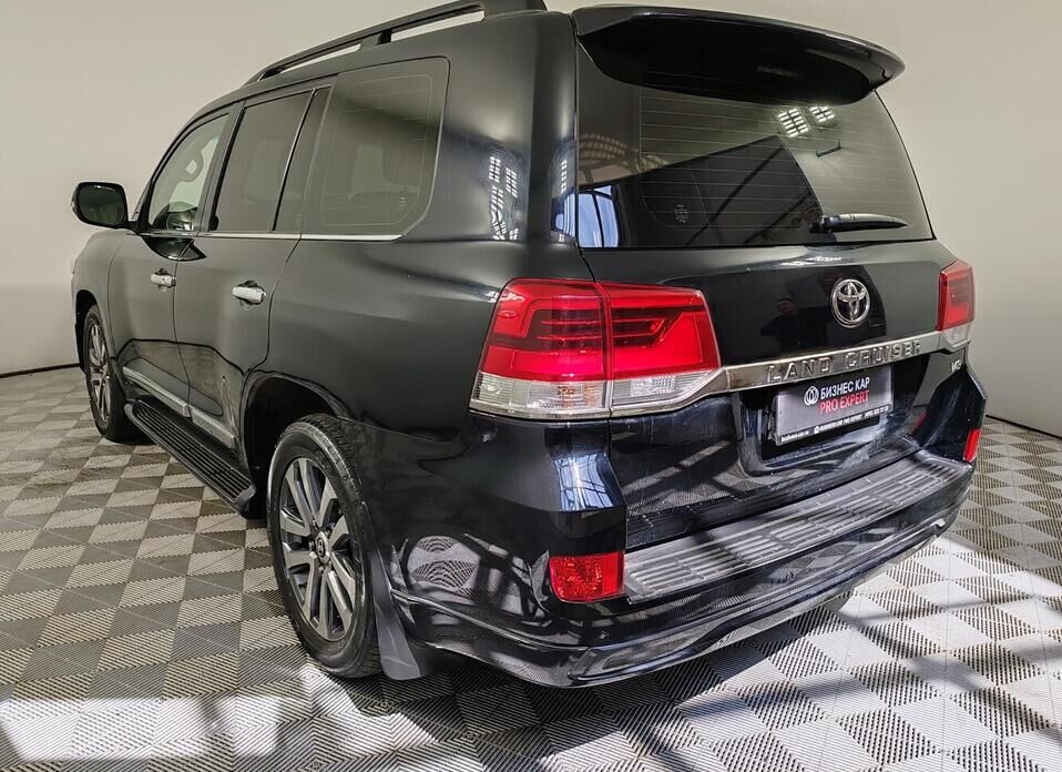 Toyota Land Cruiser, 200 Series Рестайлинг 2 4.6 AT (309 л.с.) 4WD