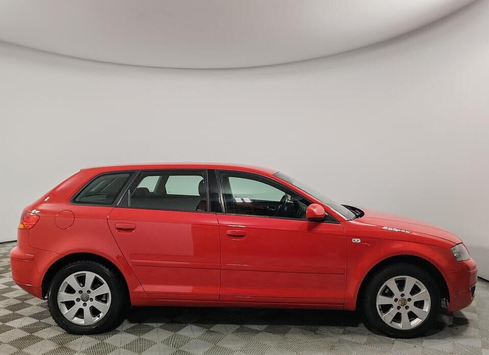 Audi A3, II (8P) Рестайлинг 1 1.6 AT (102 л.с.)