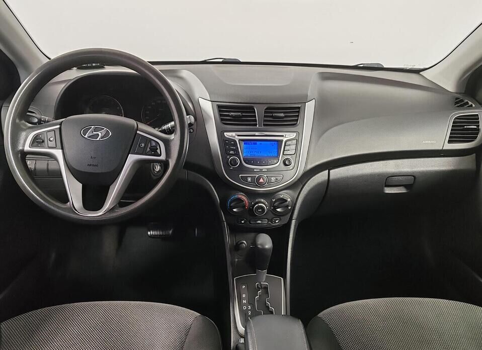Hyundai Solaris 1.6 AT (123 л.с.)