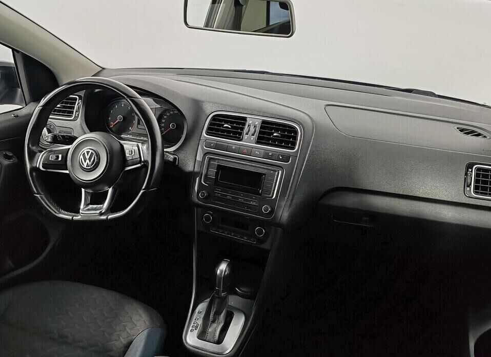 Volkswagen Polo 1.6 AT (110 л.с.)