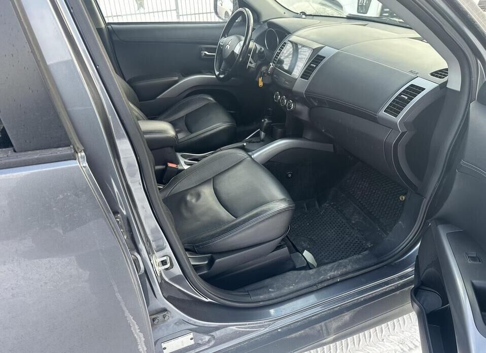 Mitsubishi Outlander, II Рестайлинг 2.0 CVT (147 л.с.) 4WD