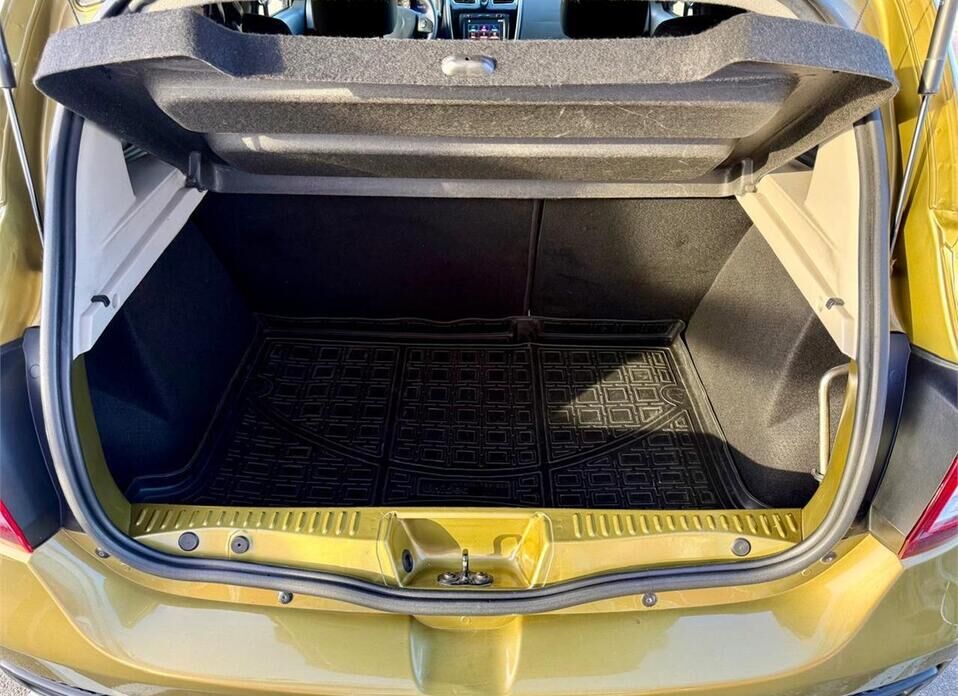Renault Sandero, II Stepway 1.6 MT (113 л.с.)