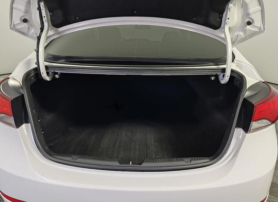 Hyundai Elantra, V (MD) Рестайлинг 1.8 AT (150 л.с.)