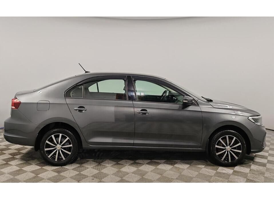 Volkswagen Polo 1.6 MT (110 л.с.)