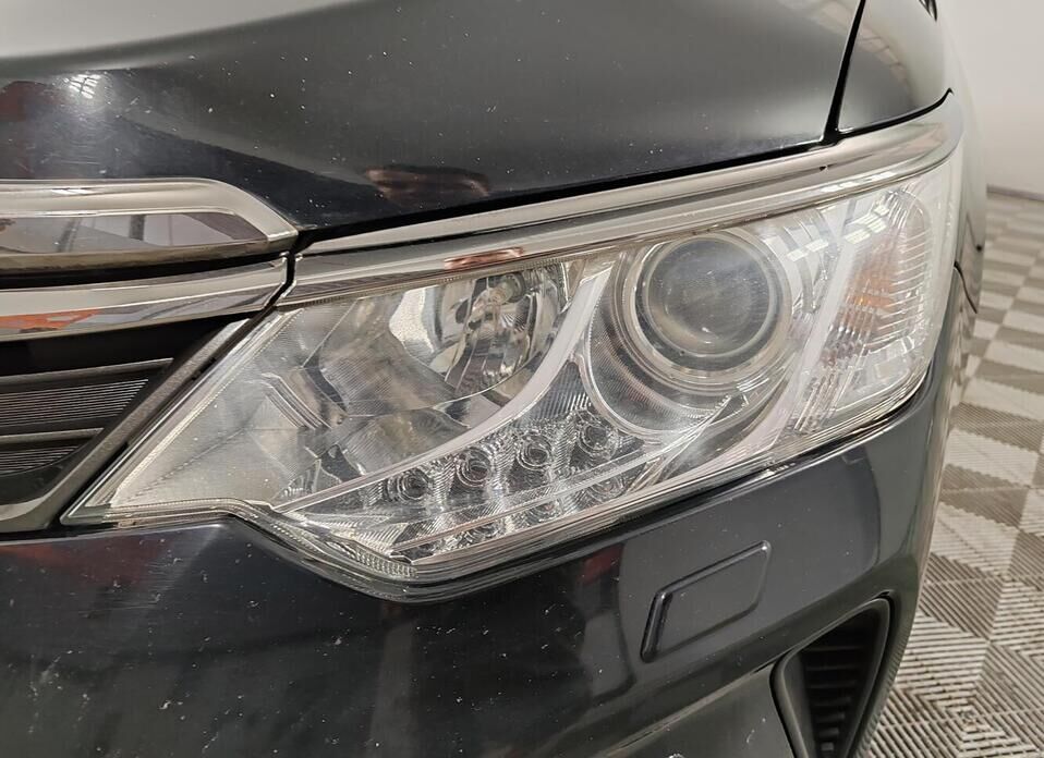 Toyota Camry 2.5 AT (181 л.с.)