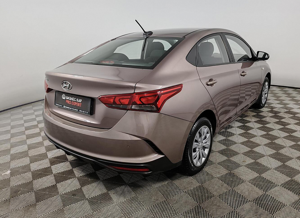 Hyundai Solaris, II Рестайлинг 1.6 MT (123 л.с.)