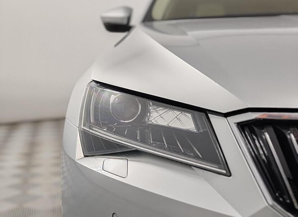 Skoda Superb 2.0 AMT (220 л.с.)